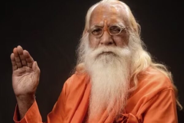 राम मंदिर के मुख्य पुजारी की बिगड़ी तबीयत, पीजीआई में भर्ती
